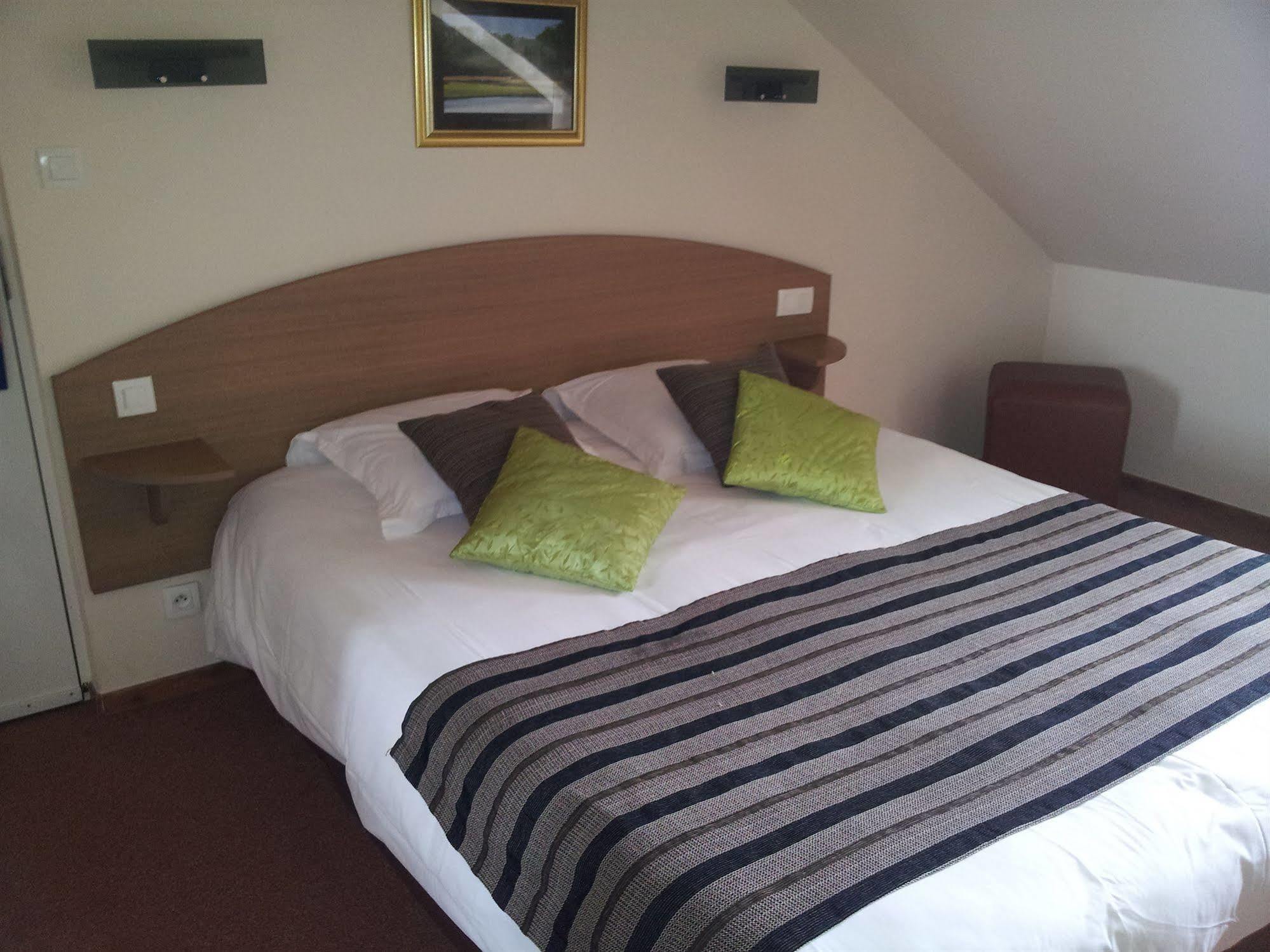 Cit'hotel Du Port Rhu Hotel