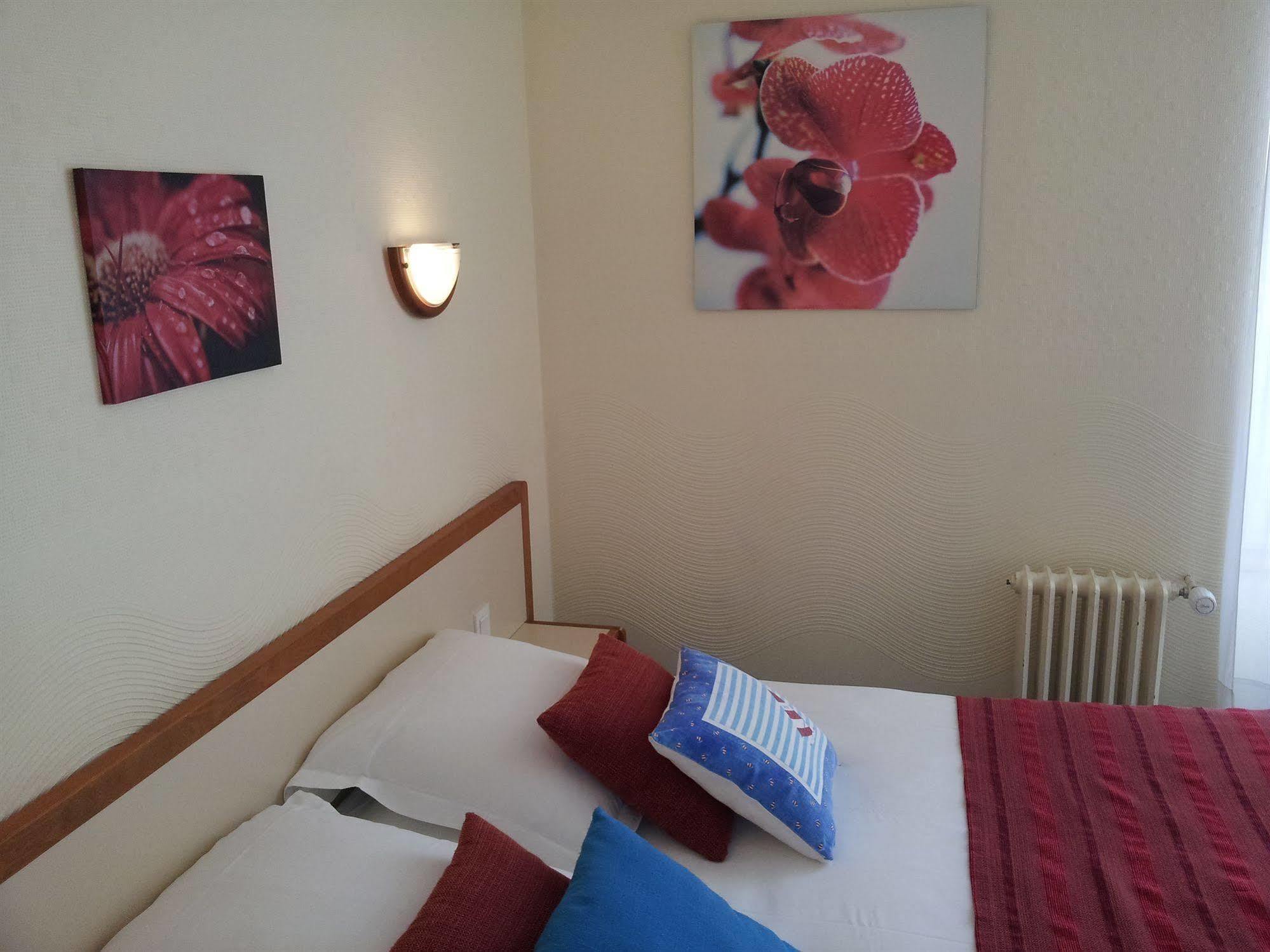 Cit'hotel Du Port Rhu Hotel